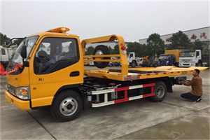 梨树县哪里有拖车服务