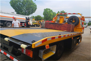 梨树县附近拖车电话号码服务